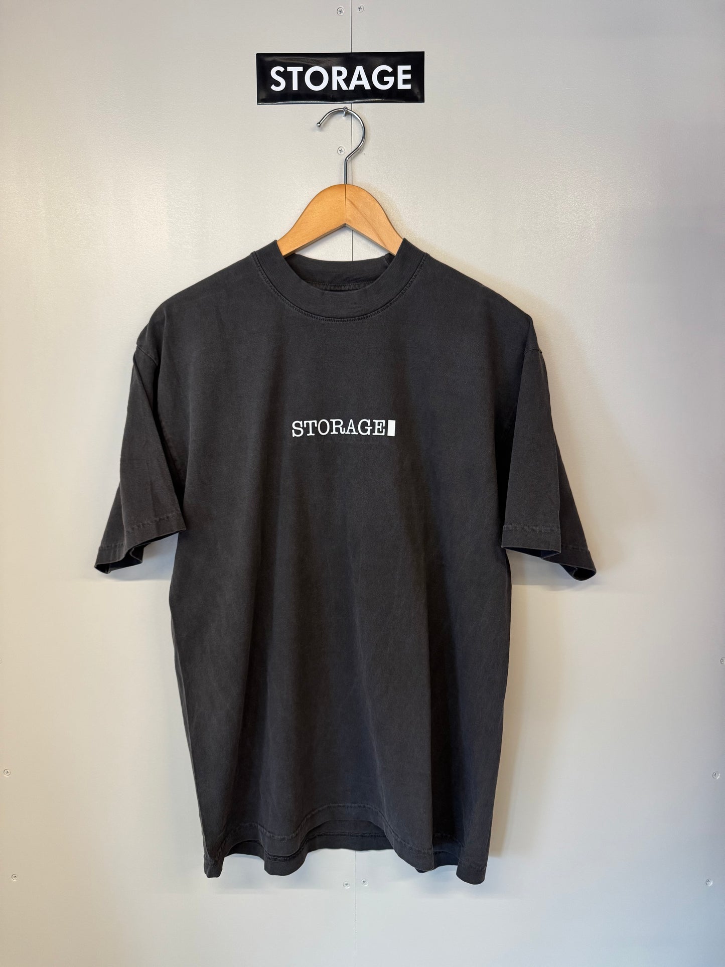 【オリジナル商品】STORAGE “Typewriter” S/S Tee (Los Angeles Apparel Base)